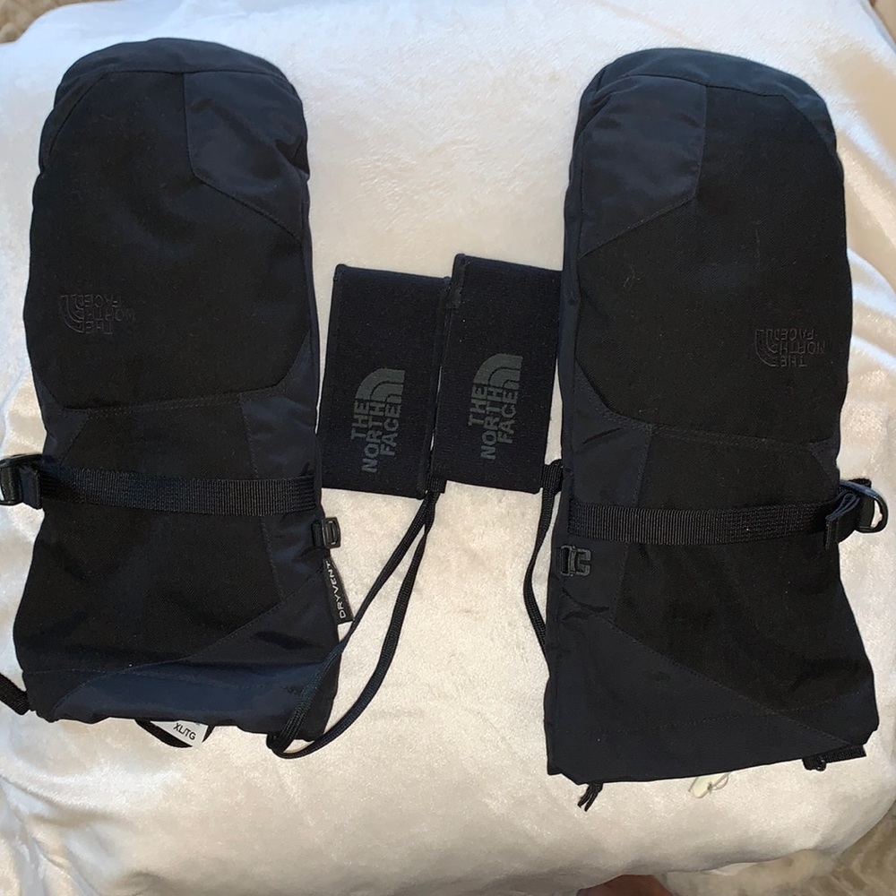 North face dry vent mittens (NWT)
